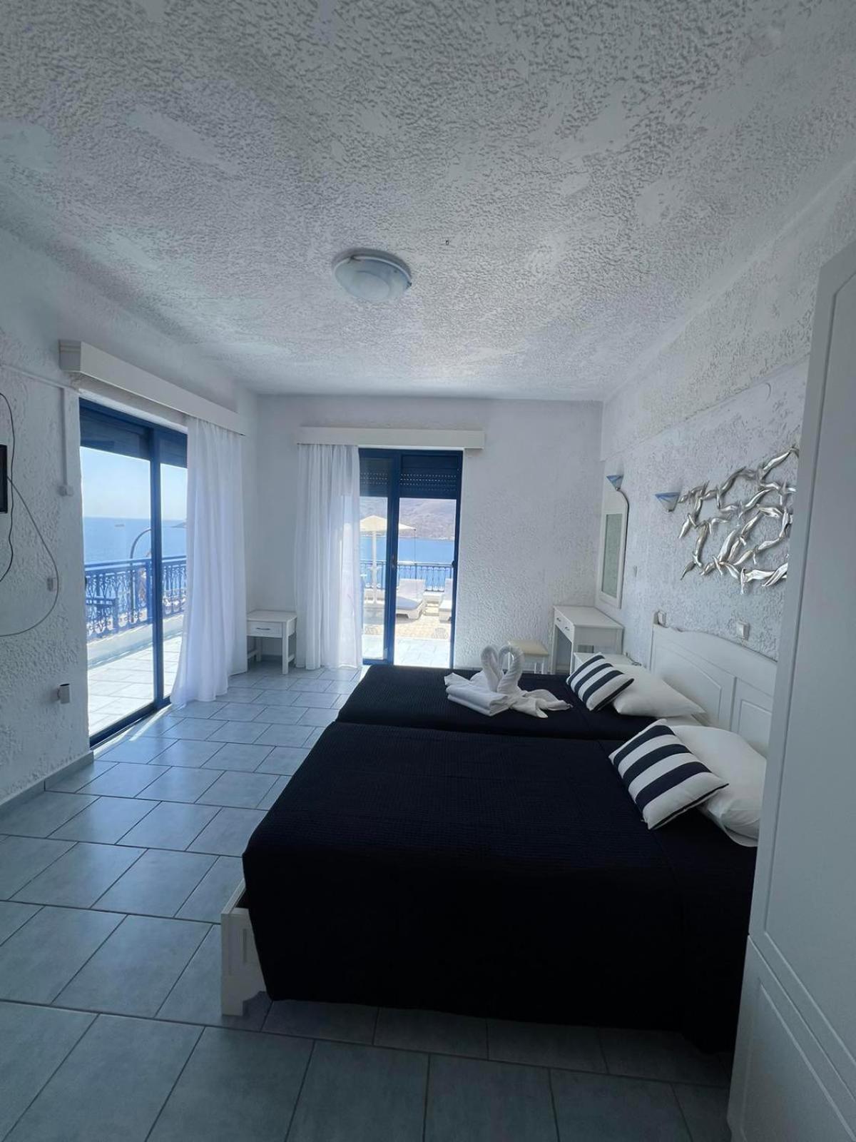 Marinas Studios Livadia  Camera foto
