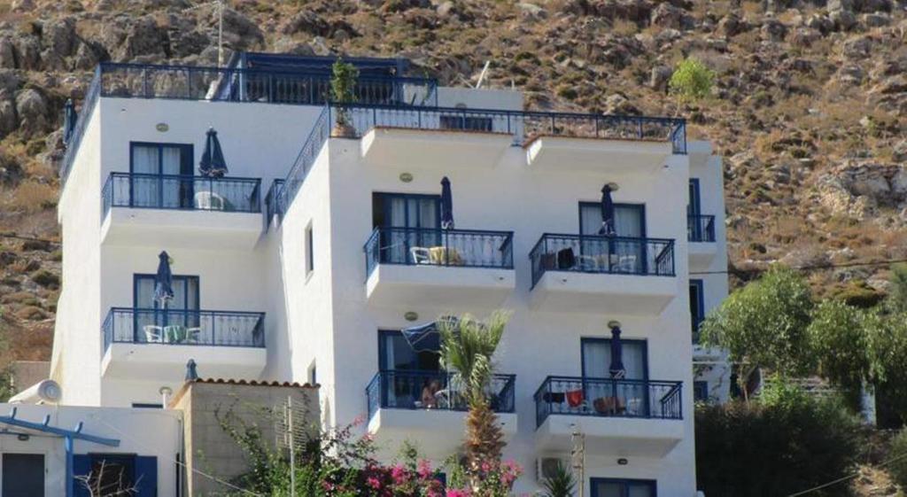 Marinas Studios Livadia  Esterno foto
